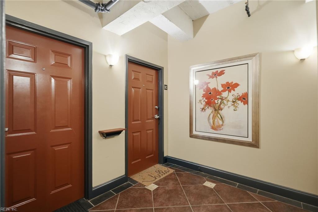 426 Granby St Property Photo 4