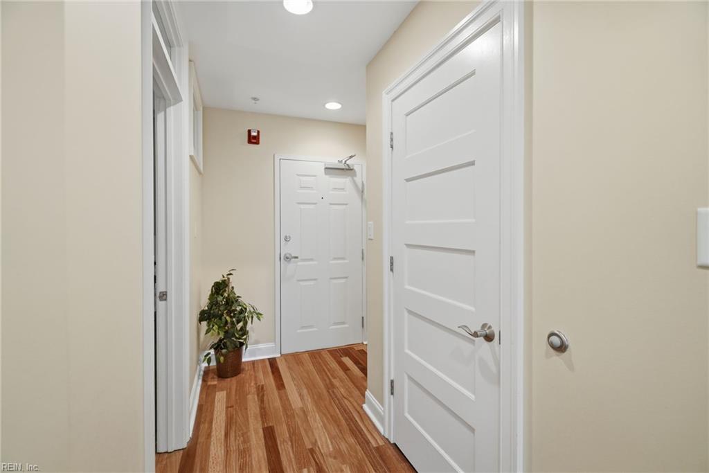 426 Granby St Property Photo 5