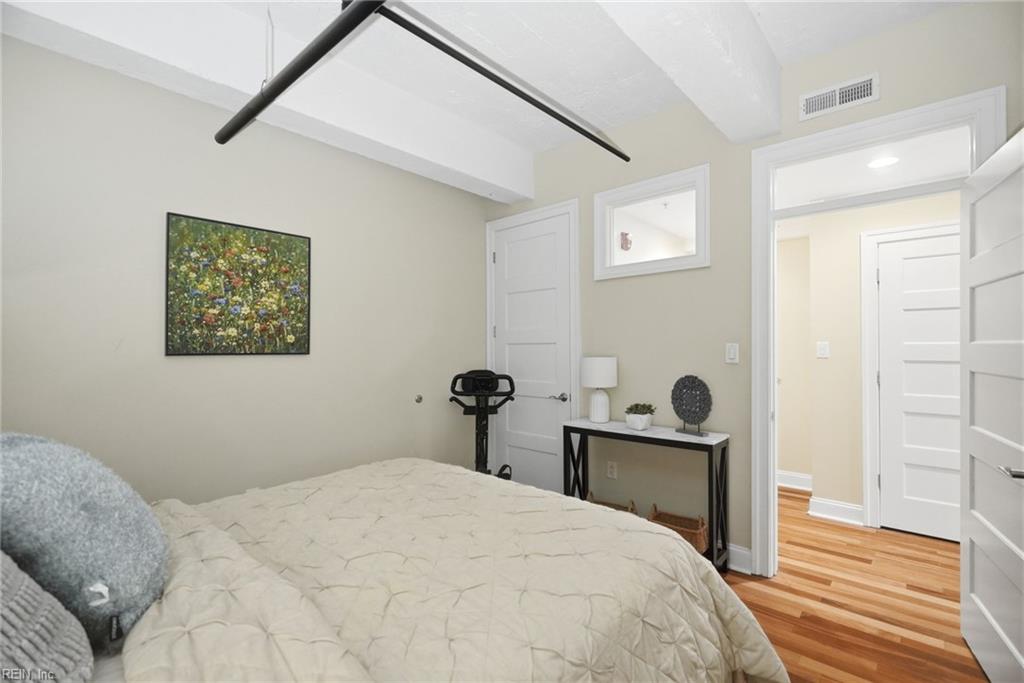 426 Granby St Property Photo 8