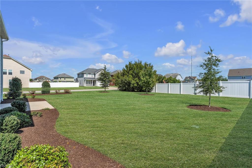 1306 Elder St Property Photo 3