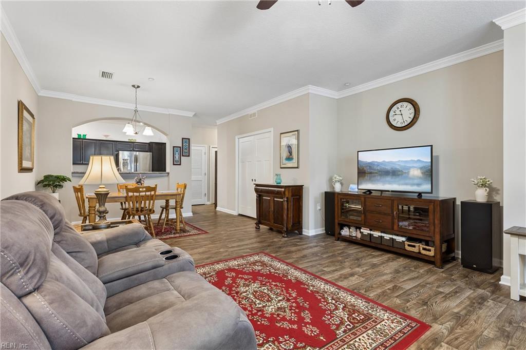 302 Promenade Ln Property Photo 9