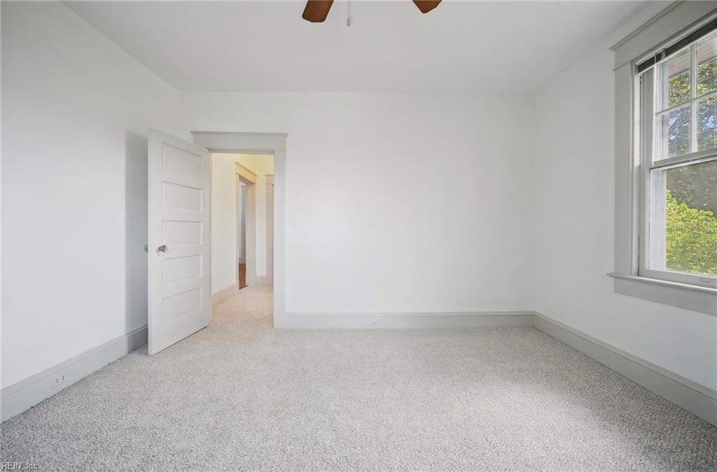 931 Jamestown Cres Property Photo 15