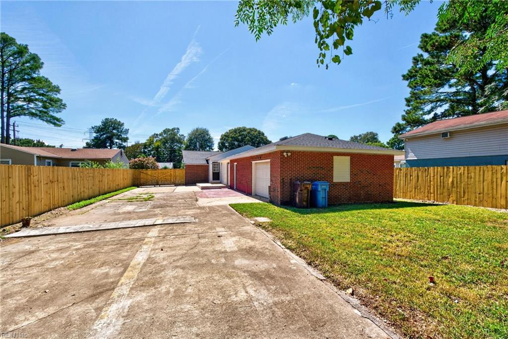 726 Marcus St Property Photo 39
