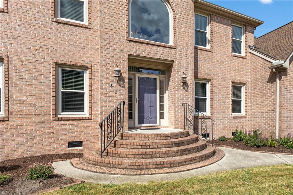 812 Brookside Arch Property Photo 4