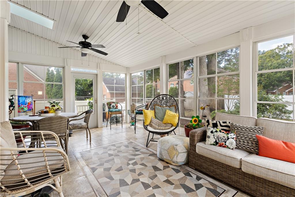 812 Brookside Arch Property Photo 34