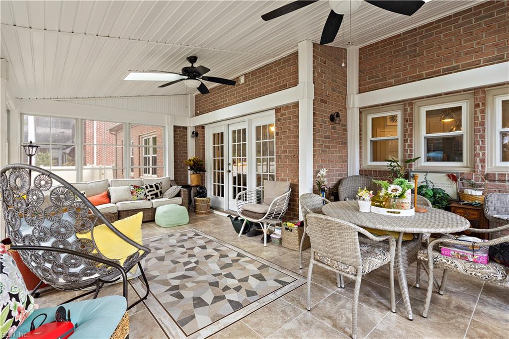 812 Brookside Arch Property Photo 35
