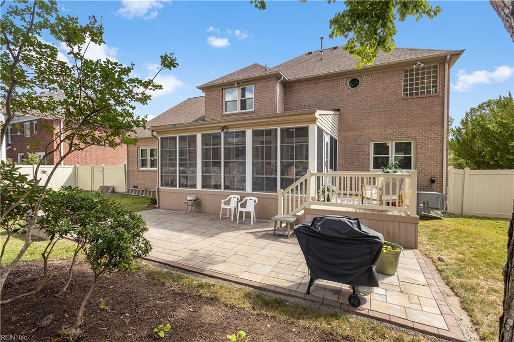 812 Brookside Arch Property Photo 40