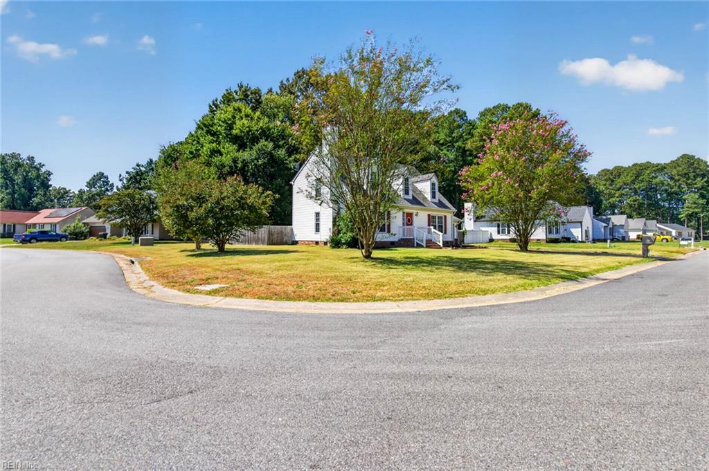 811 Haskins Dr Property Photo 2