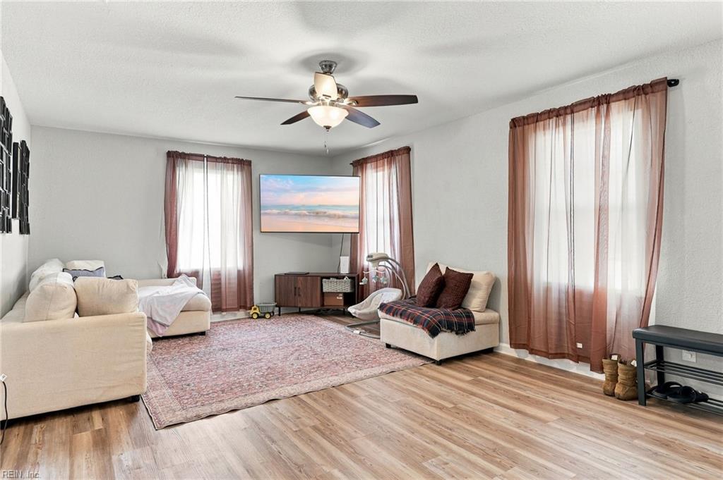 5341 Libertyville Rd Property Photo 7