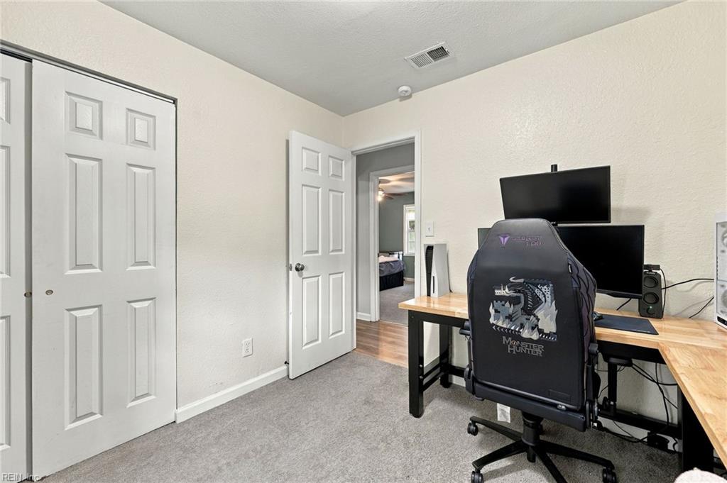 5341 Libertyville Rd Property Photo 17
