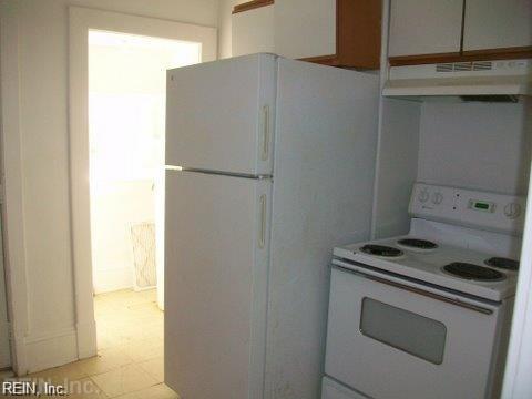 263 W Queen St Property Photo 5