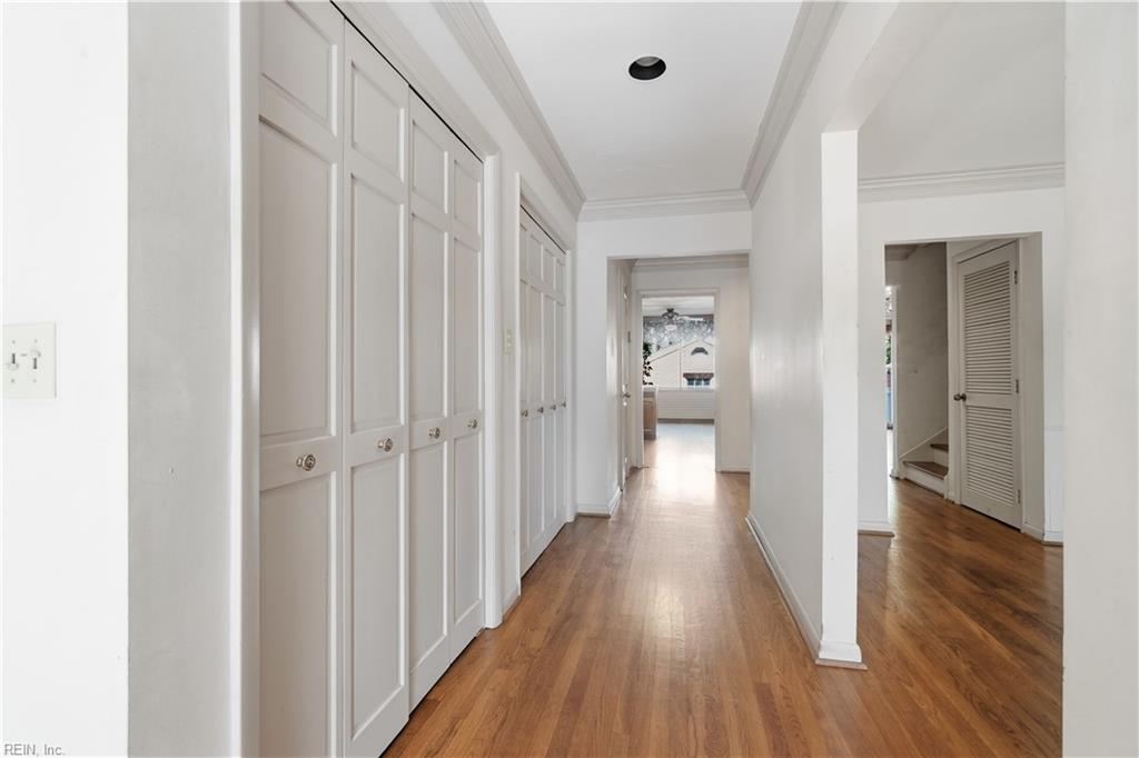332 College Pl Property Photo 5