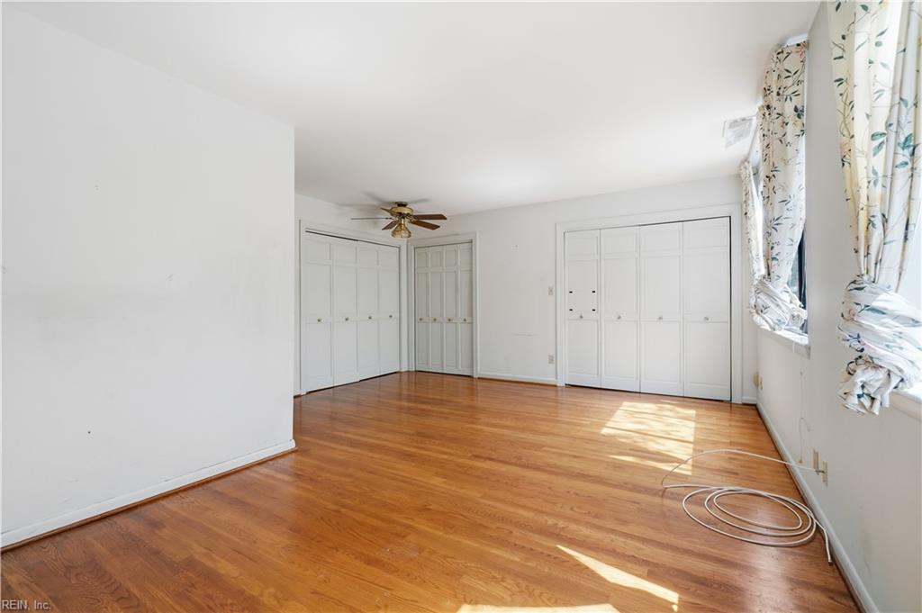 332 College Pl Property Photo 22