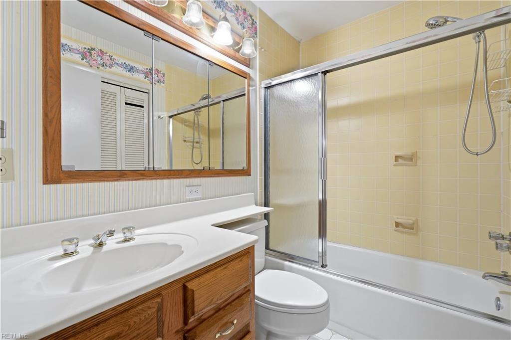 332 College Pl Property Photo 26