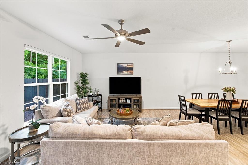 2556 Fieldsway Dr Property Photo 16