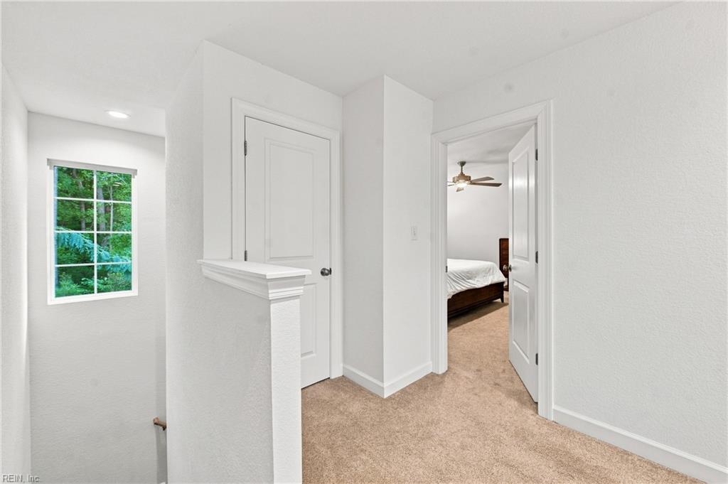 2556 Fieldsway Dr Property Photo 17