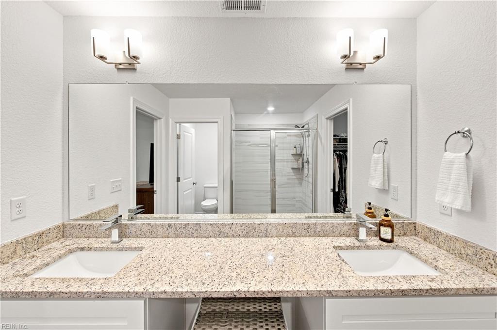 2556 Fieldsway Dr Property Photo 22
