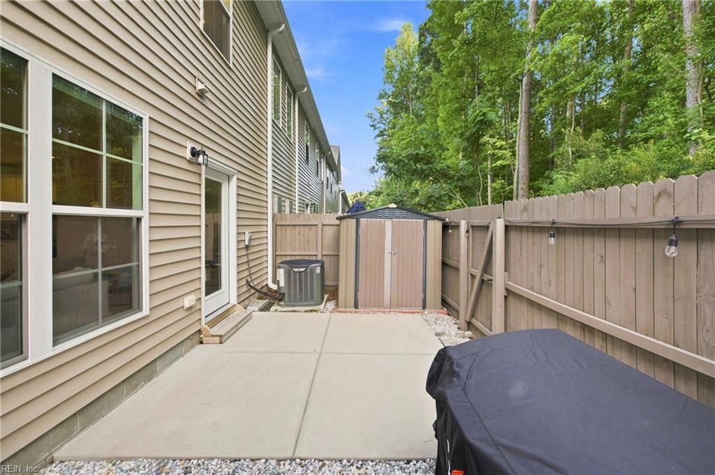 2556 Fieldsway Dr Property Photo 32