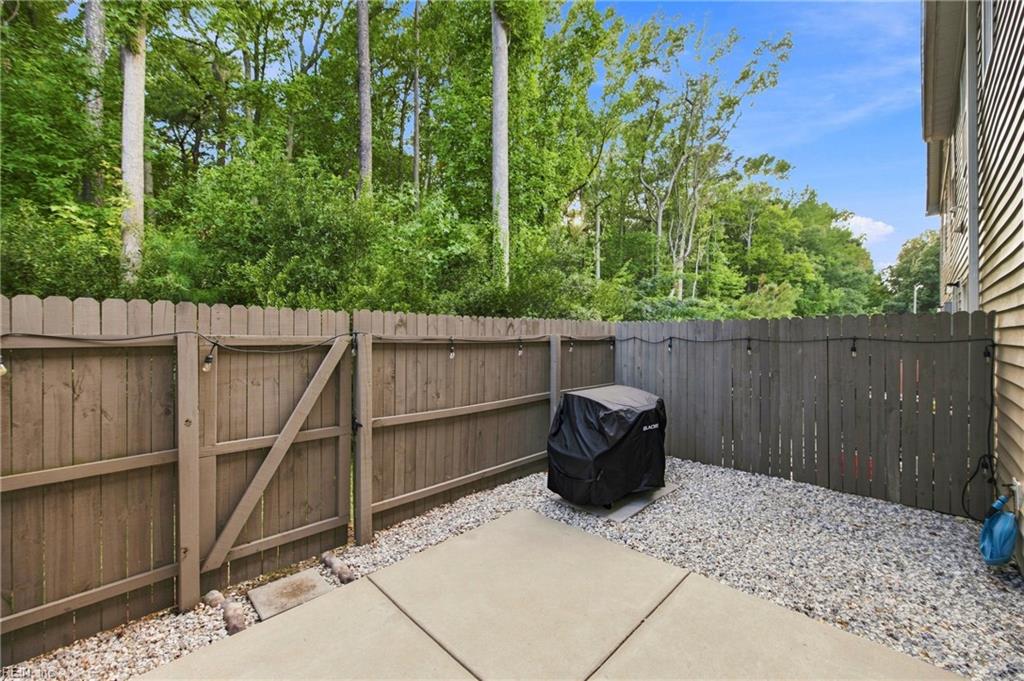2556 Fieldsway Dr Property Photo 33