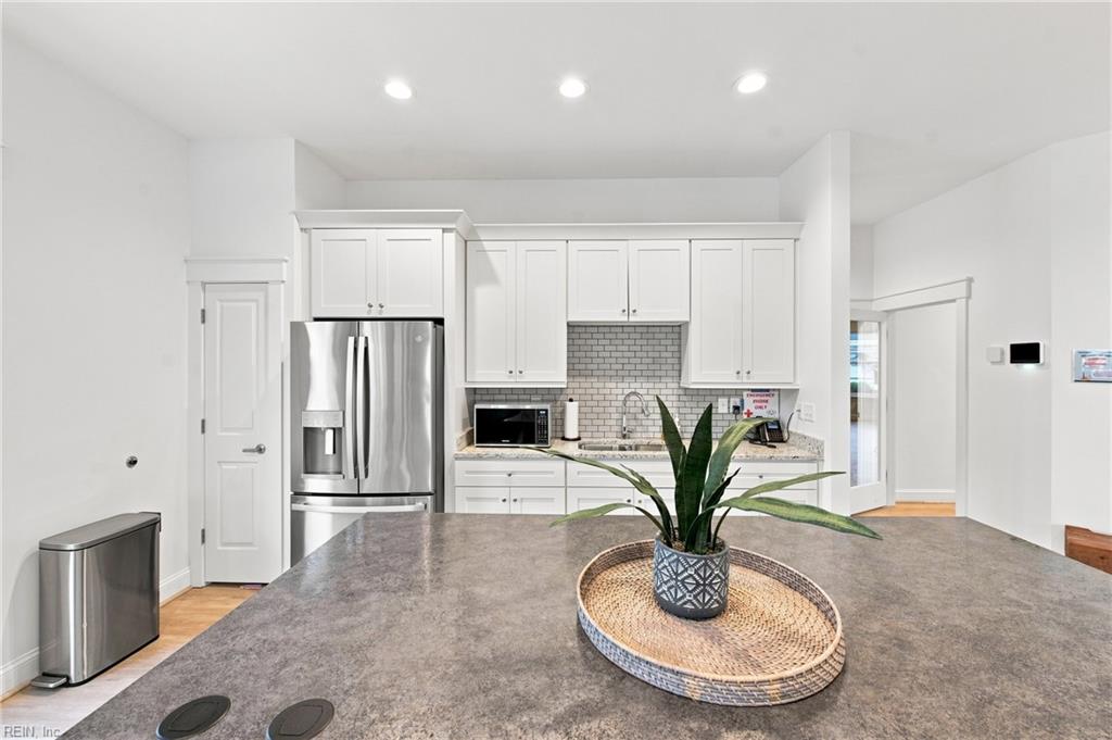 2556 Fieldsway Dr Property Photo 35