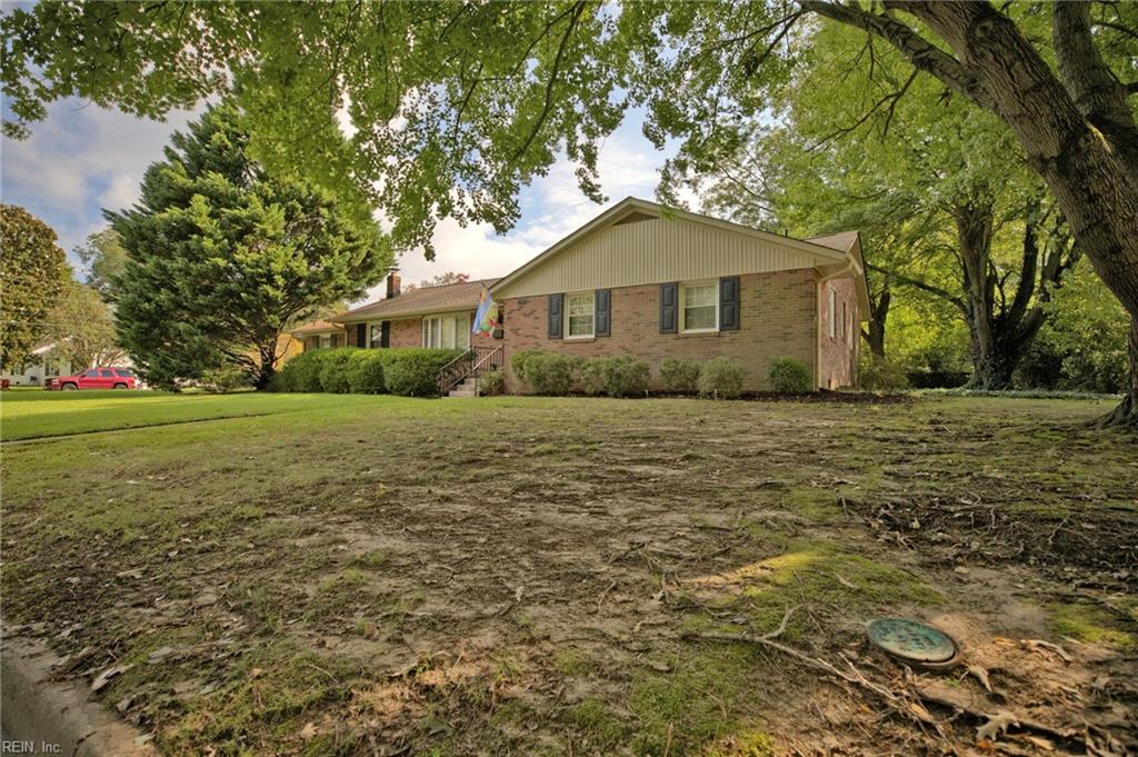 498 Windemere Rd Property Photo 2