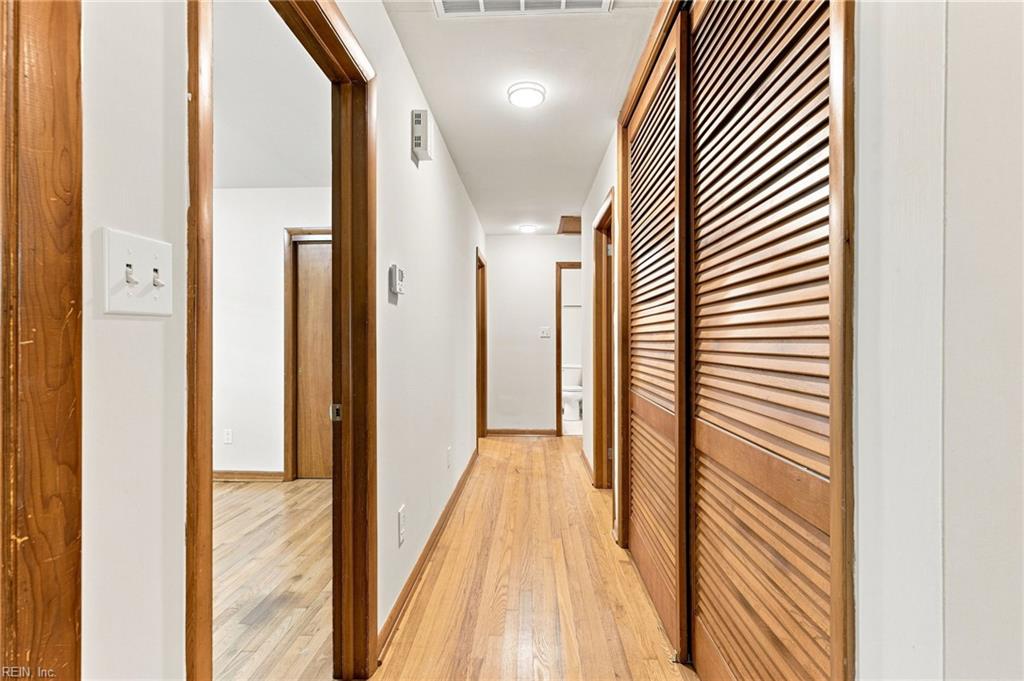 498 Windemere Rd Property Photo 17