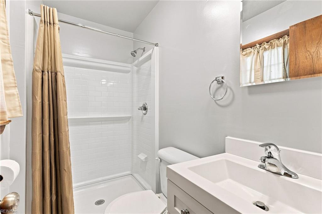 498 Windemere Rd Property Photo 20