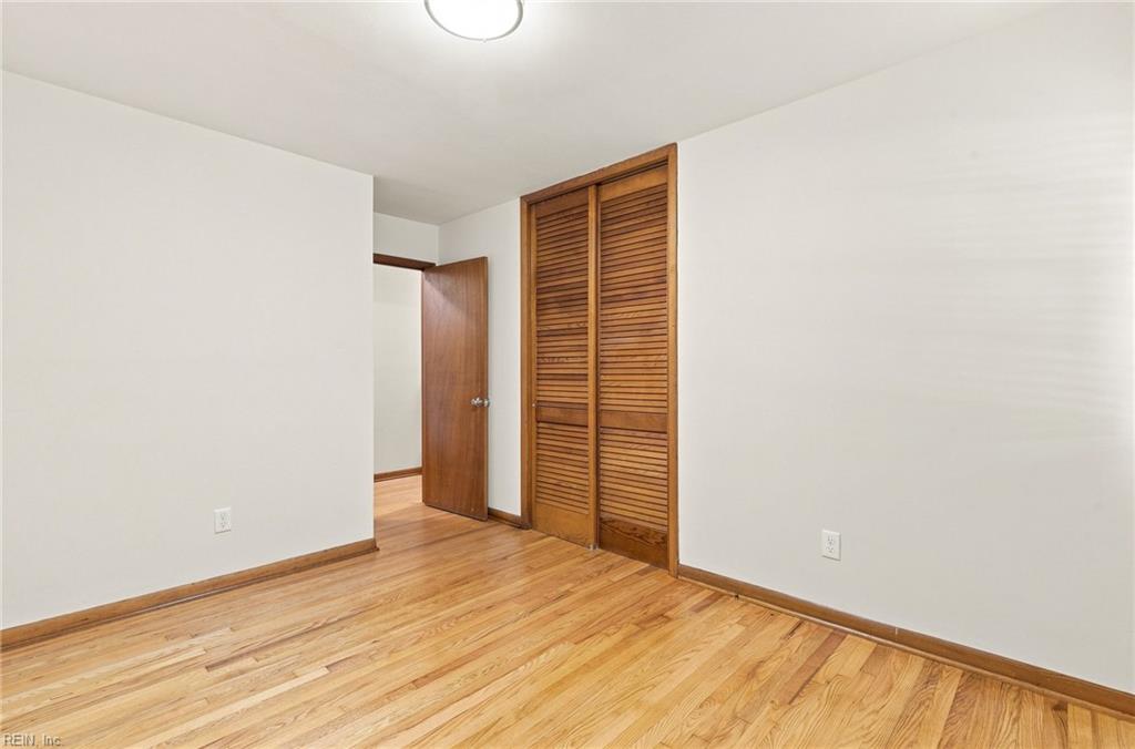 498 Windemere Rd Property Photo 26
