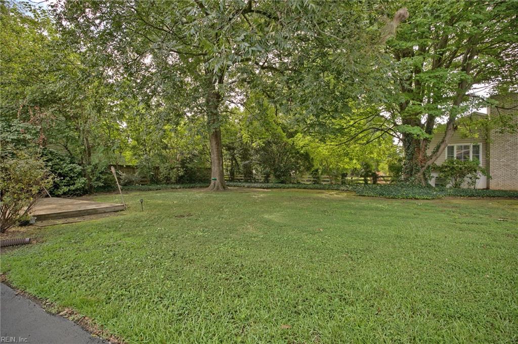 498 Windemere Rd Property Photo 29