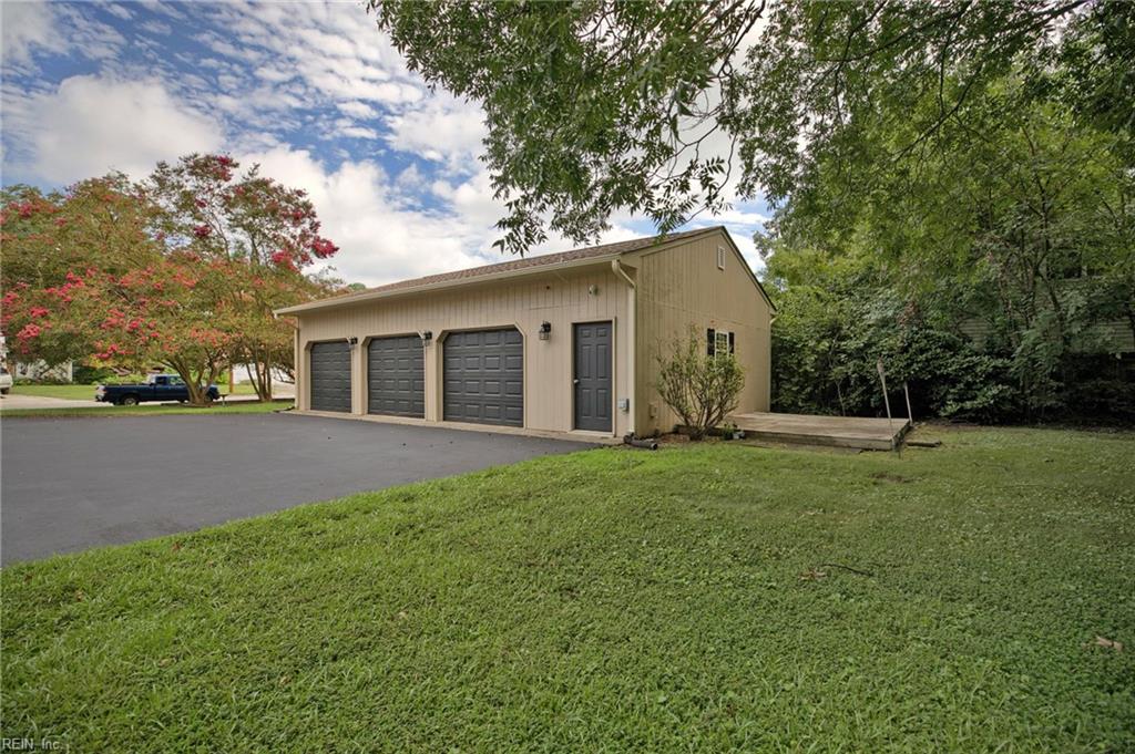 498 Windemere Rd Property Photo 32