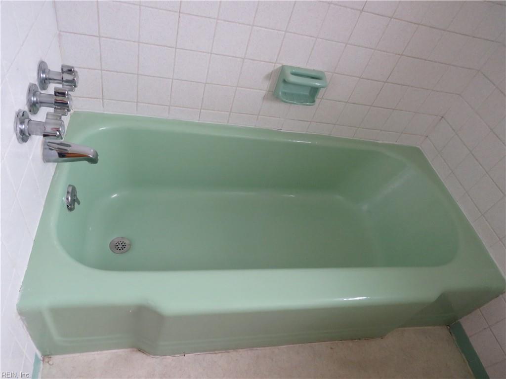 517 Great Bridge Blvd Property Photo 8