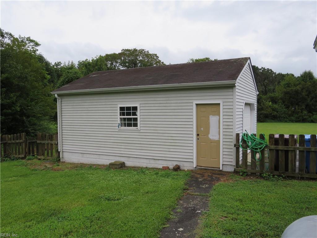 517 Great Bridge Blvd Property Photo 18