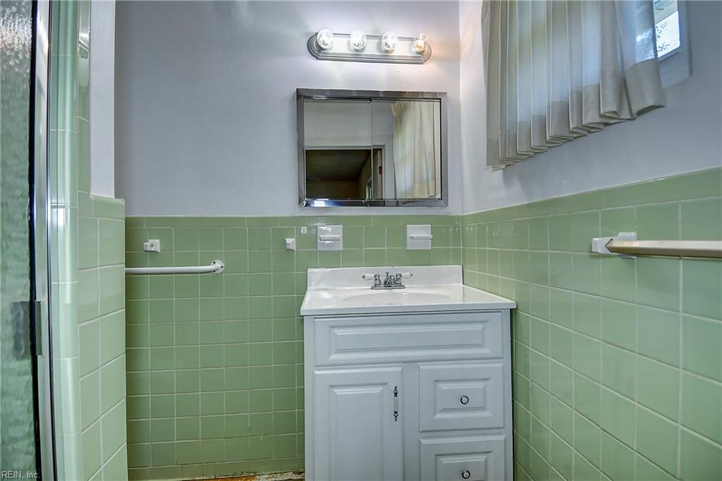1820 Ashley Dr Property Photo 23