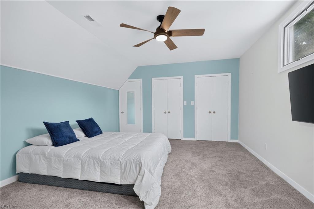 1125 Bay Colony Dr Property Photo 30