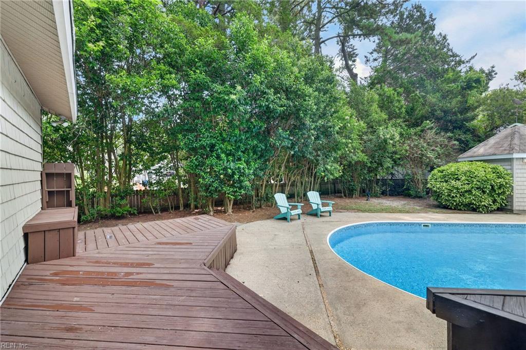 1125 Bay Colony Dr Property Photo 39