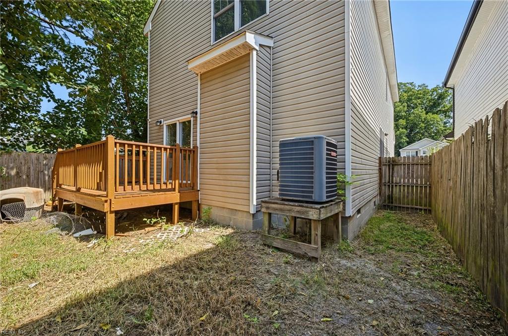 2012 Peach St Property Photo 34