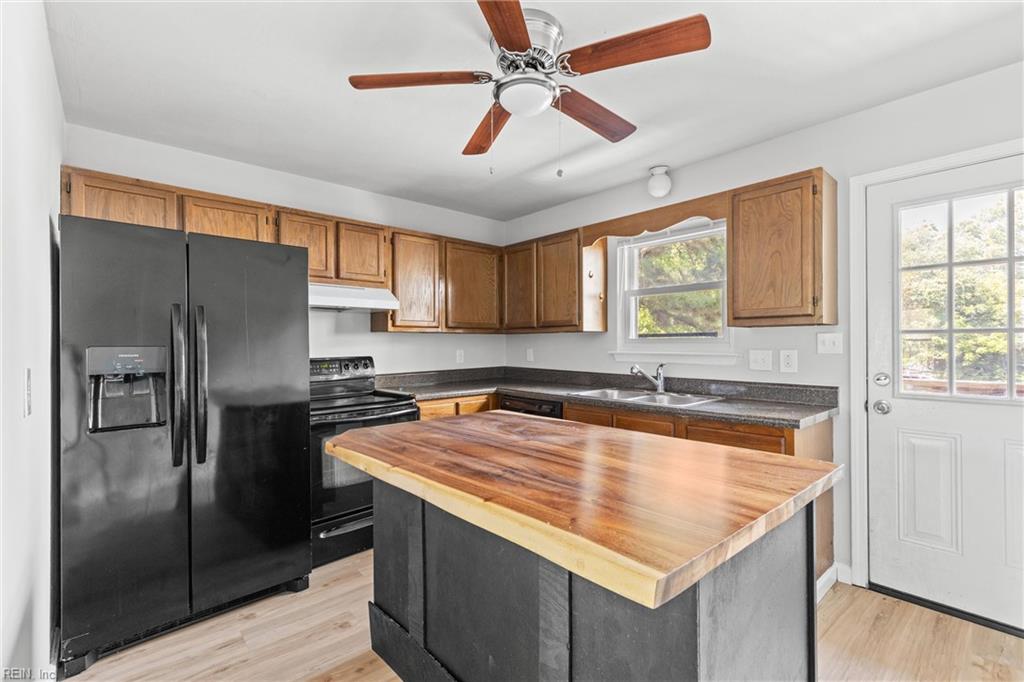 225 A View Ave Property Photo 3