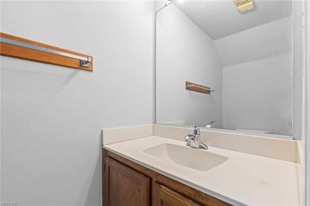 225 A View Ave Property Photo 10