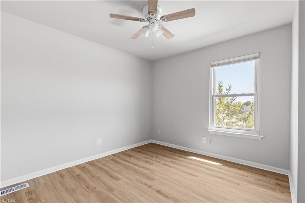 225 A View Ave Property Photo 12