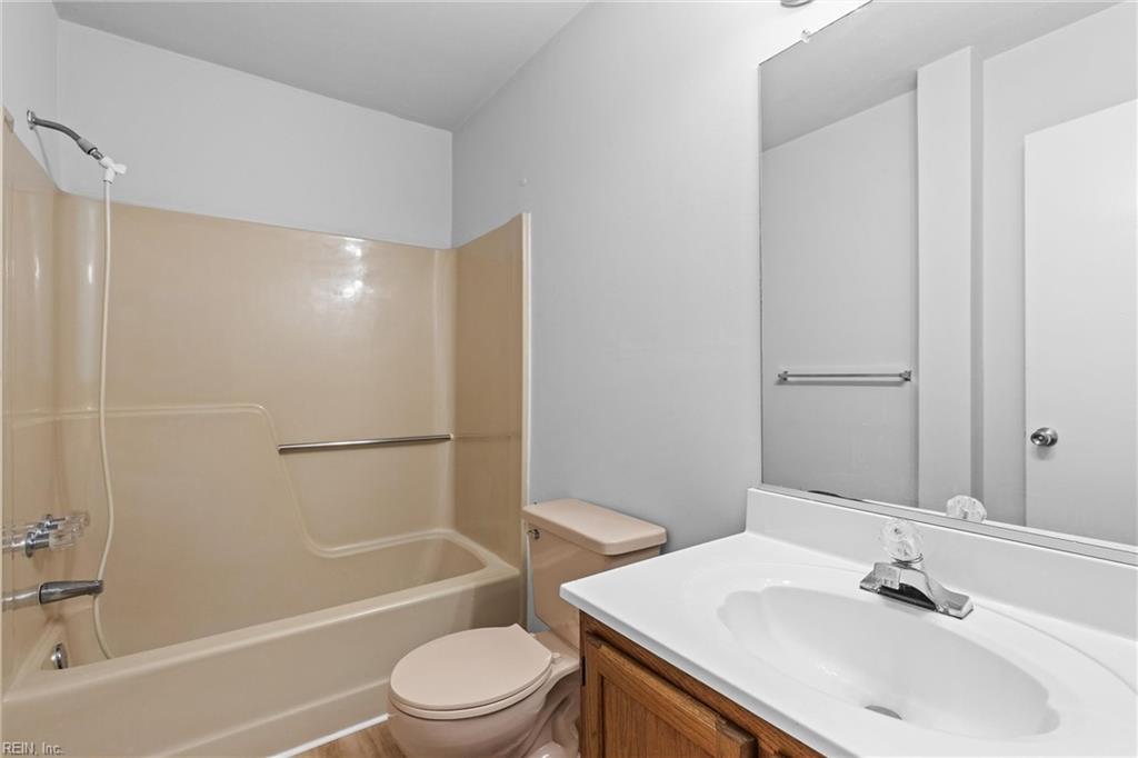 225 A View Ave Property Photo 18