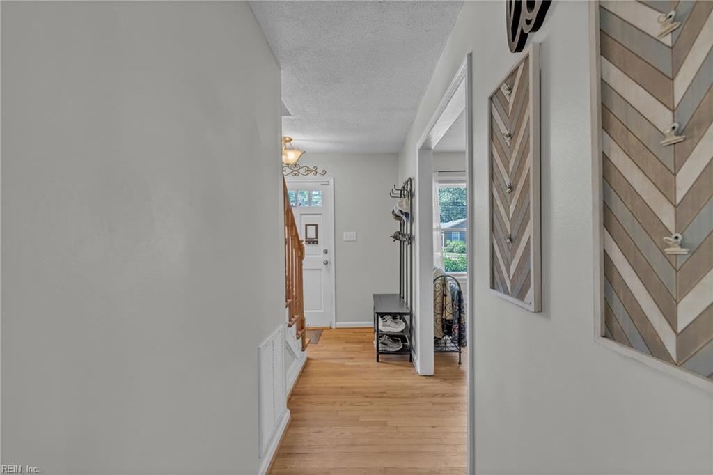 4 Hansom Dr Property Photo 21