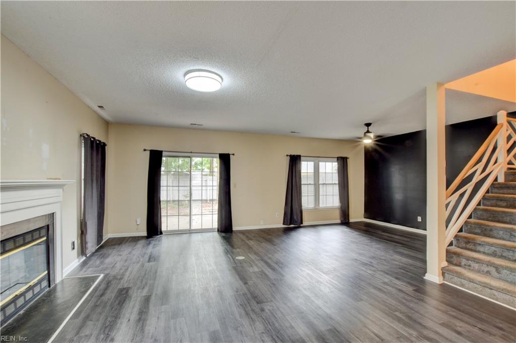 922 Willow Pt Property Photo 7