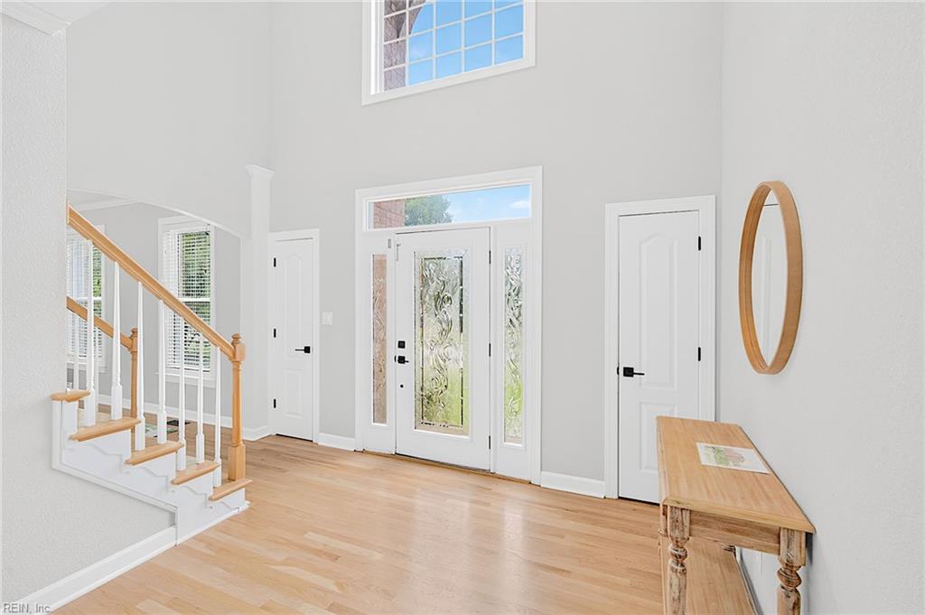 2293 Valle Rio Way Property Photo 5