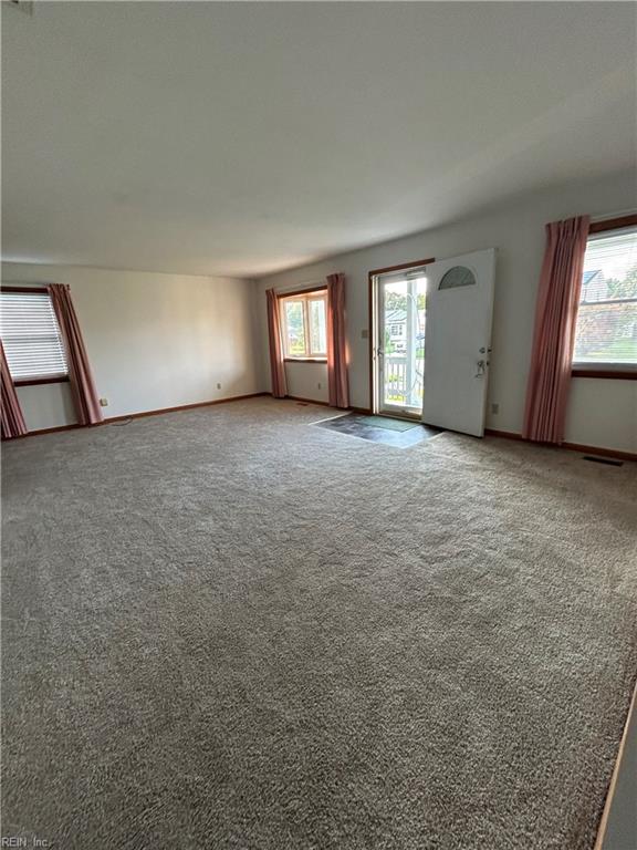 833 Thames Dr Property Photo 2