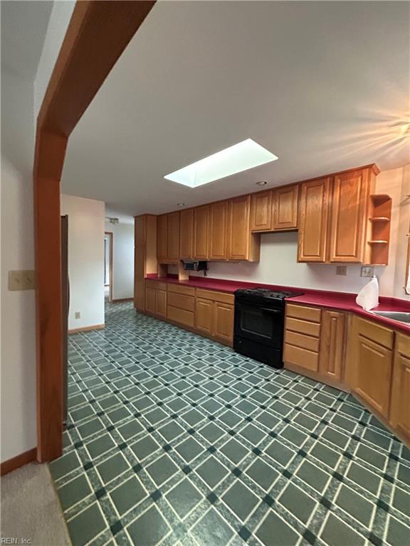 833 Thames Dr Property Photo 4