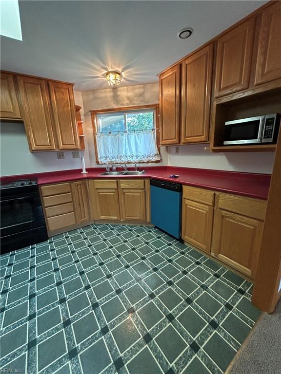 833 Thames Dr Property Photo 5
