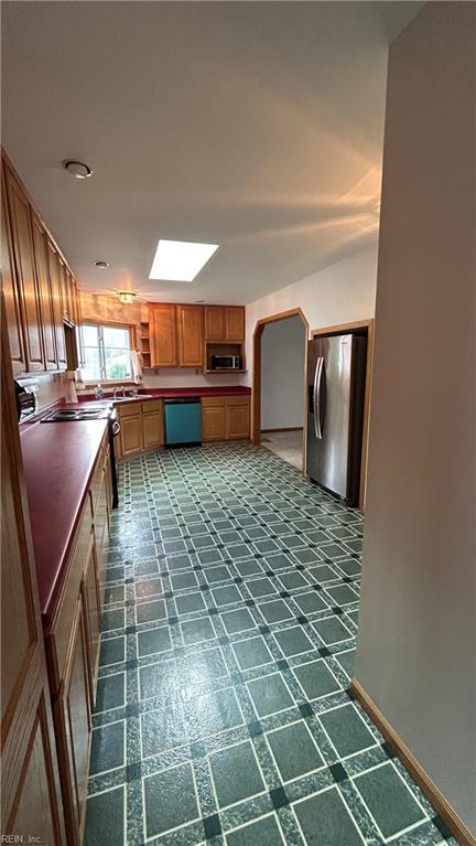 833 Thames Dr Property Photo 12