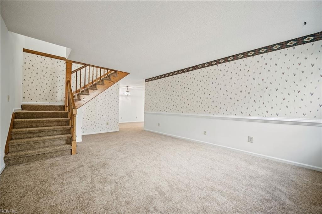 1013 Saint Andrews Way Property Photo 5