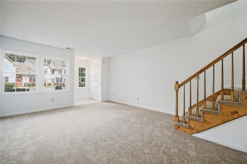 1013 Saint Andrews Way Property Photo 7