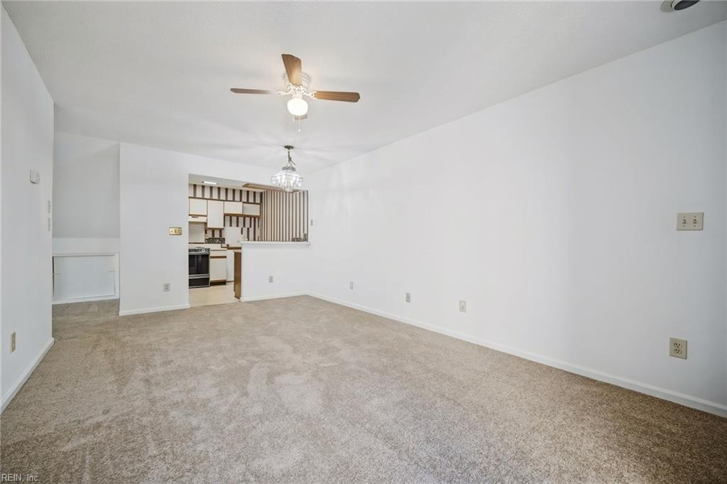 1013 Saint Andrews Way Property Photo 9